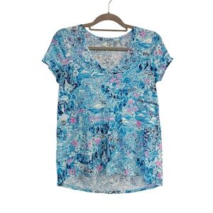 Lilly Pulitzer Lilly Loves North Carolina Etta V Neck Tee